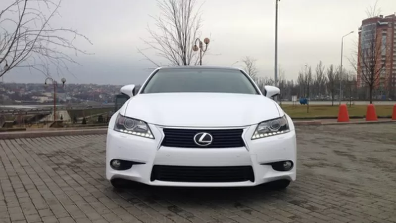 Аренда с водителем Lexus GS 250  белого цвета для торжеств,  деловых поездок,  свадеб