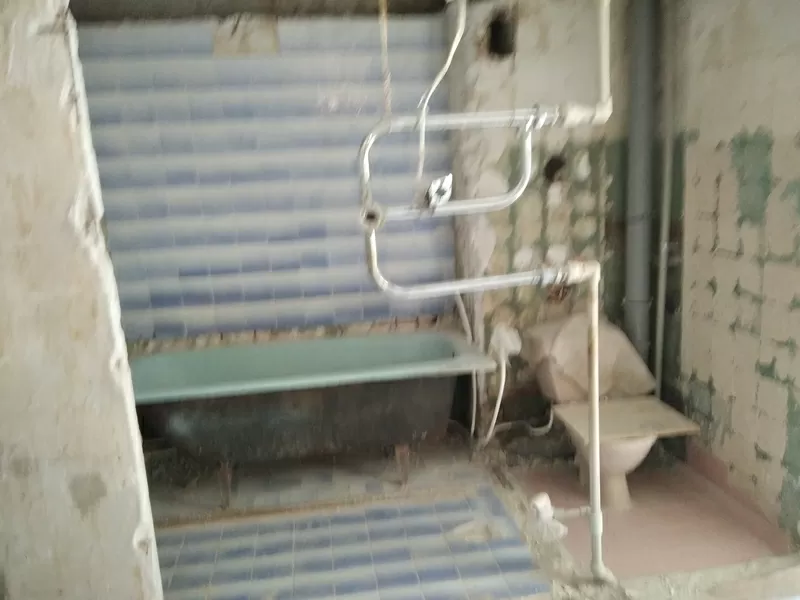 Демонтаж сантехнических кабин, перегородок Донецк 2